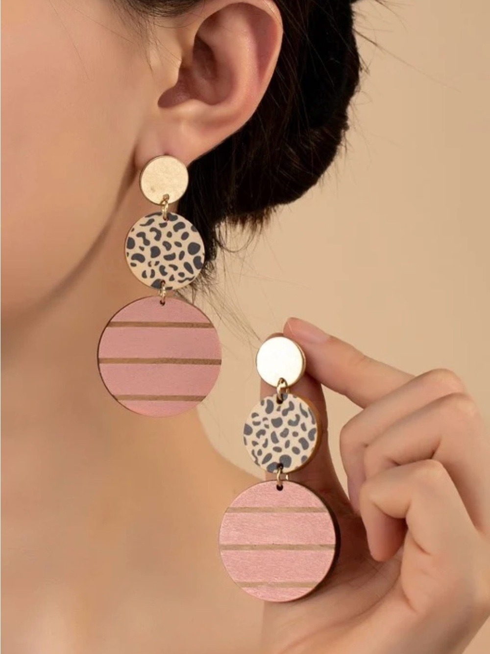 Plunder Ayana Gold Disc, Leopard & Pink Stripe Earrings and 6 Bracelet Set - NIB - Picture 5 of 12